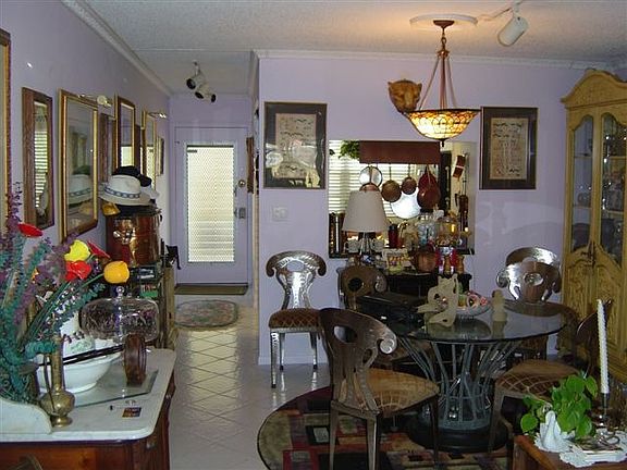 Livings Area towards Kitchen