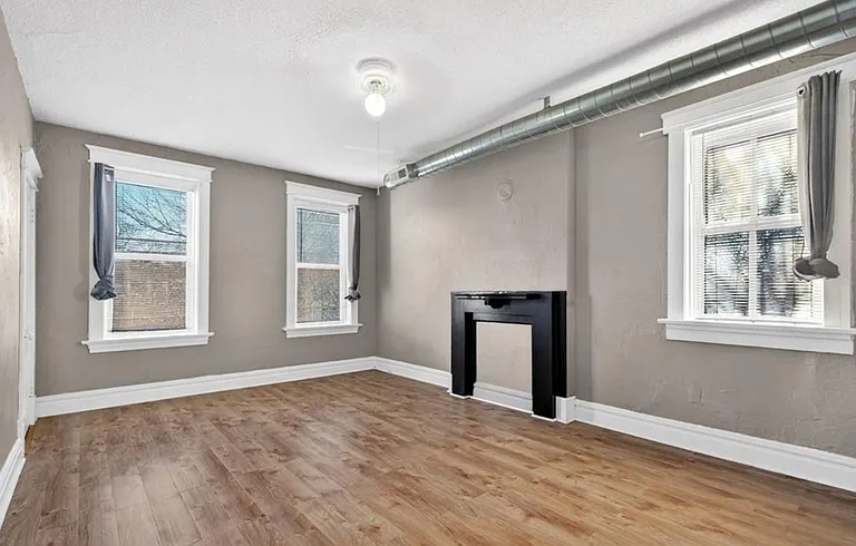 3005 S Compton Ave — Photo 1