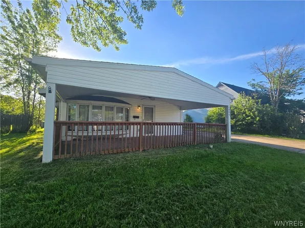 1004 Enola Rd, Grand Island, NY 14072