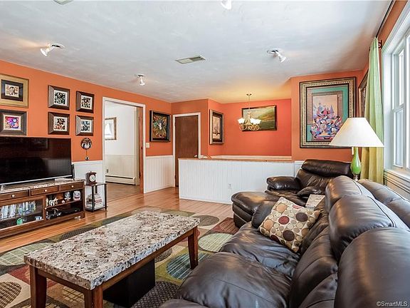 5th image of 96 Montauk Dr