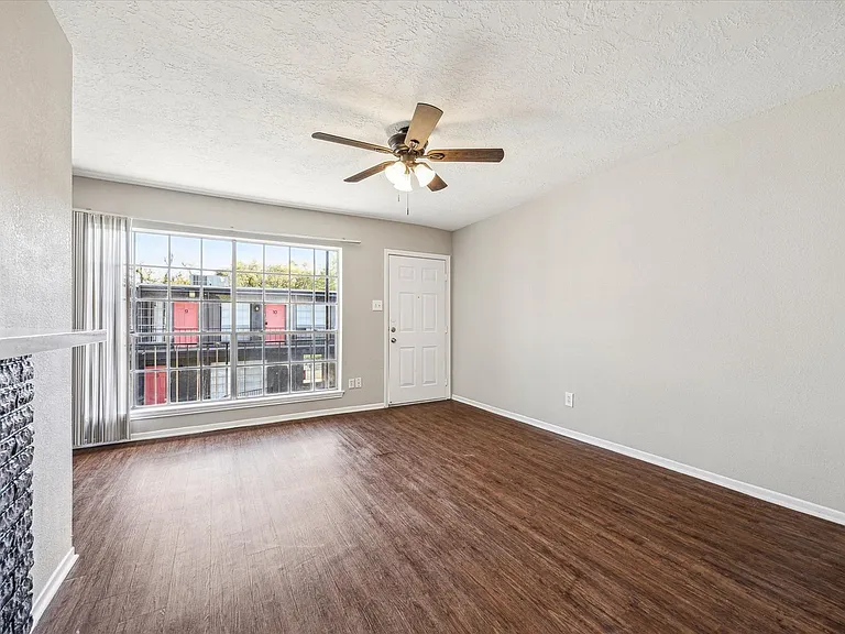 Emerson Street Apartments — Photo 19
