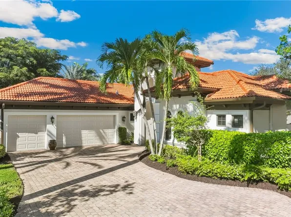 7749 Classics DR, NAPLES, FL 34113