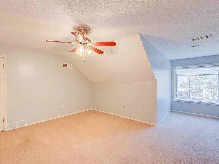 8084 Dogwood Villa Dr — Photo 19