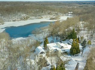 38 Mallard Lake Rd, Pound Ridge, NY 10576