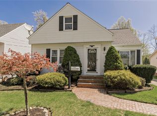 1119 Gordon Rd, Lyndhurst, OH 44124