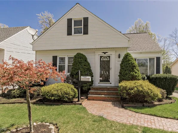1119 Gordon Rd, Lyndhurst, OH 44124