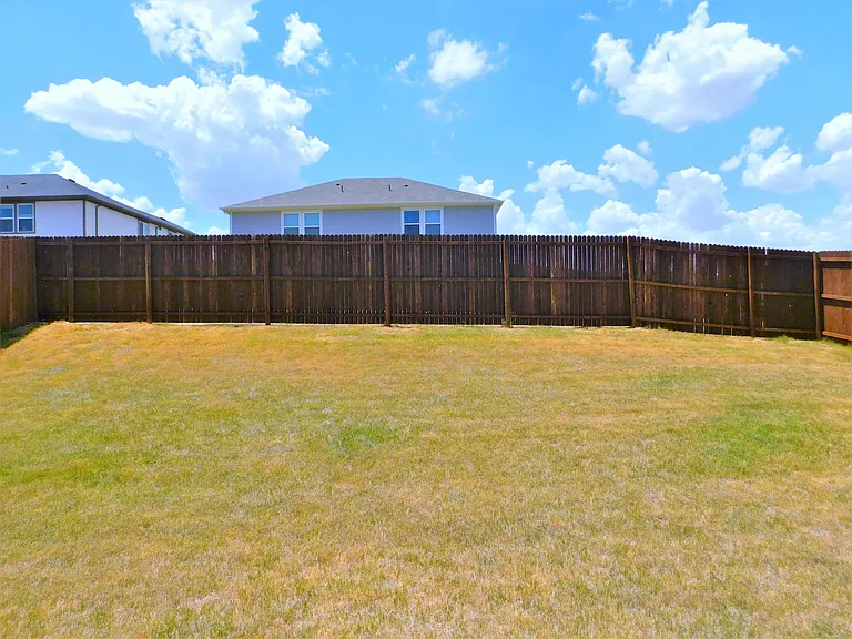 4025 Huntington Dr — Photo 22