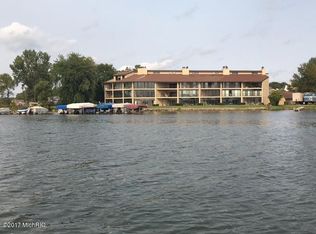 1198 S Lake St UNIT 103, Whitehall, MI 49461