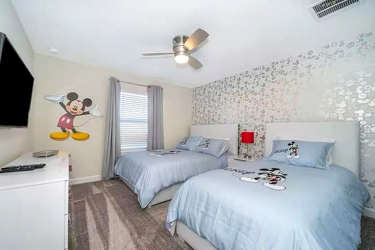 4 bed, 3.0 bath, 1905 sqft, $4,869 — Photo 4