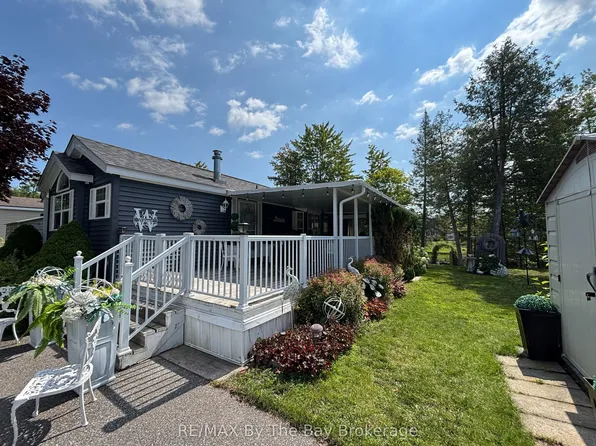 9 White Pines Trl, Wasaga Beach, ON L9Z 1X7