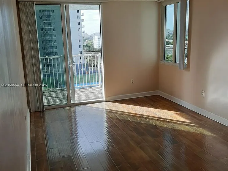 800 N Miami Ave #E-1001 — Photo 18