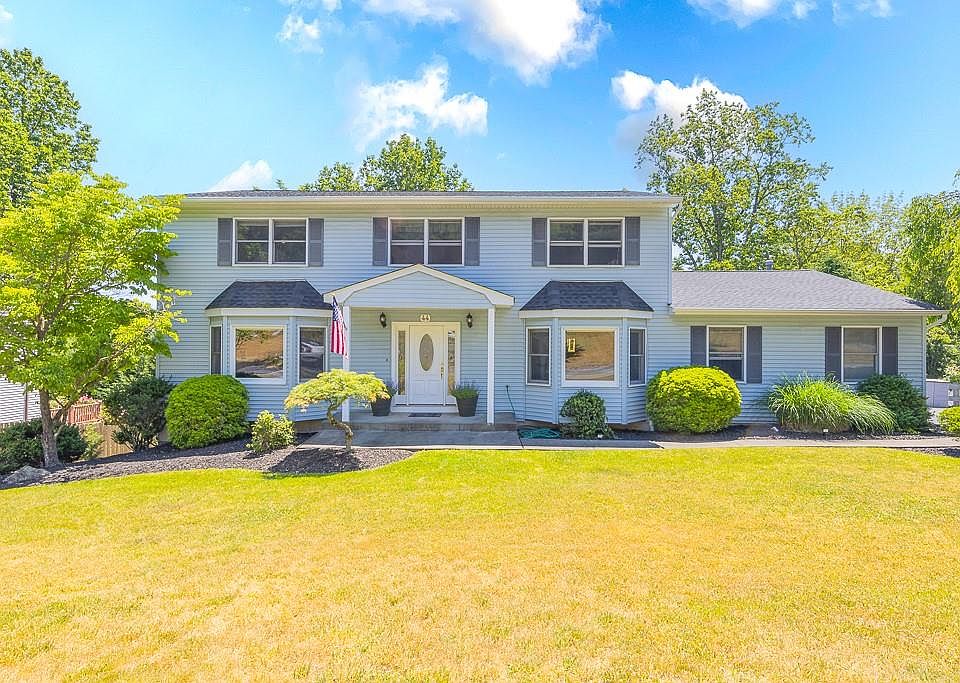 1st image of 44 Gilmore Drive