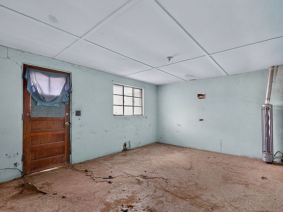4th image of 1009 Cook St