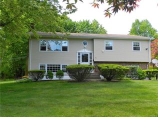 1 Bellwood Dr, New City, NY 10956
