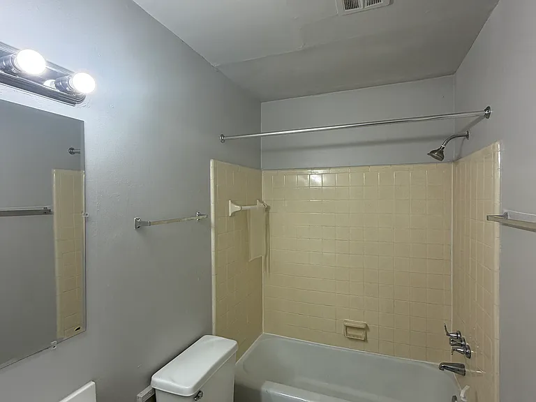 Juniper Square — Photo 30