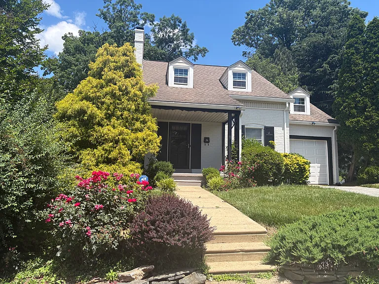 7 Crestwood Pl — Photo 2