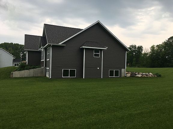 4th image of 12518 Pine Island Dr NE
