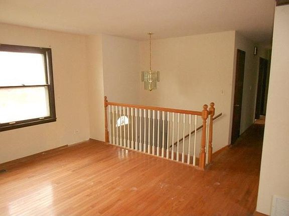 3rd image of 7301 Catalpa Ave
