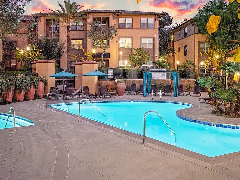 La Verne Village Luxury Apartment Homes — Photo 49