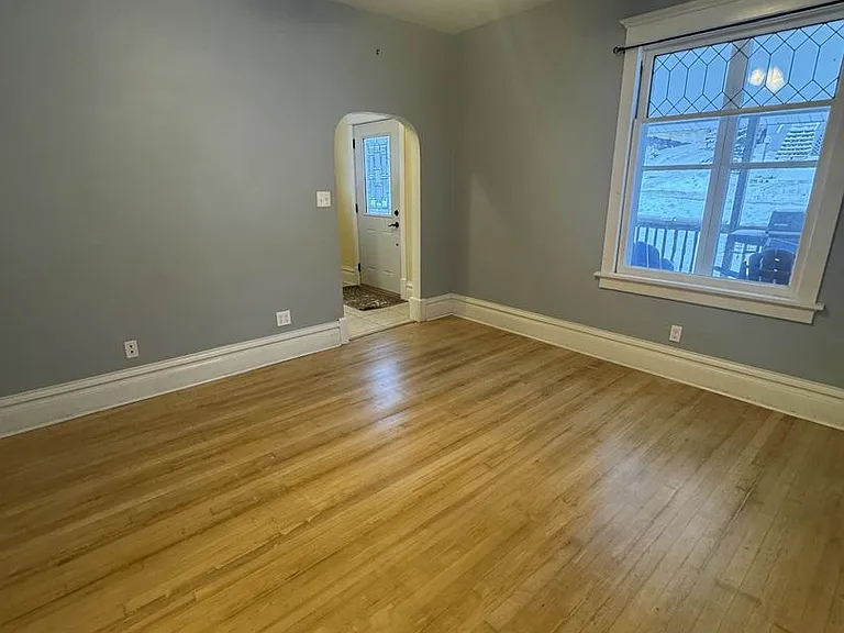 408 W Douglass Ave — Photo 10
