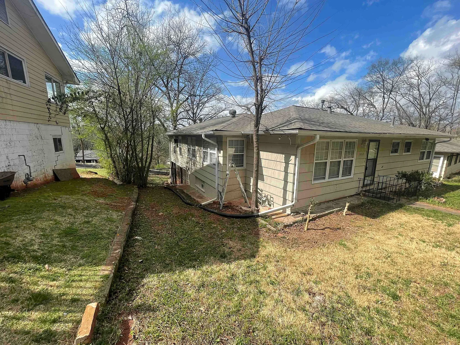 4 bed, 2.5 bath, 2243 sqft, $2,640 — Photo 2