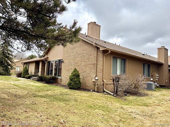 5th image of 2136 London Bridge Dr