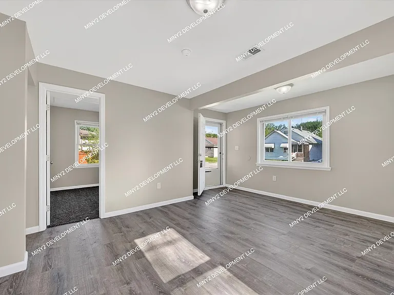 12862 Georgiana Ave — Photo 8