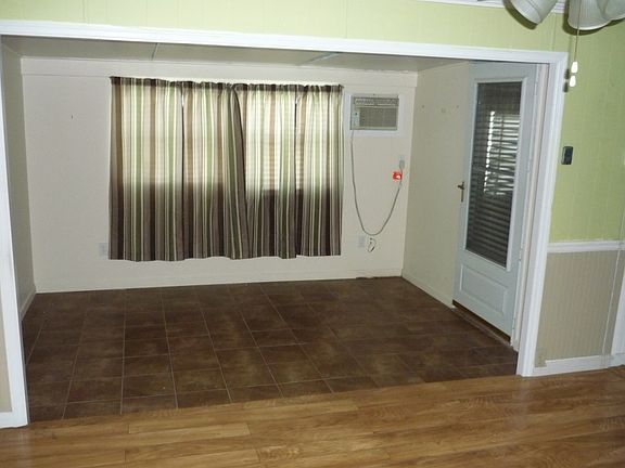 2nd image of 888 W Colonial Cir