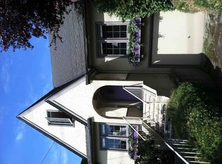 8211 8th Ave NE, Seattle, WA 98115