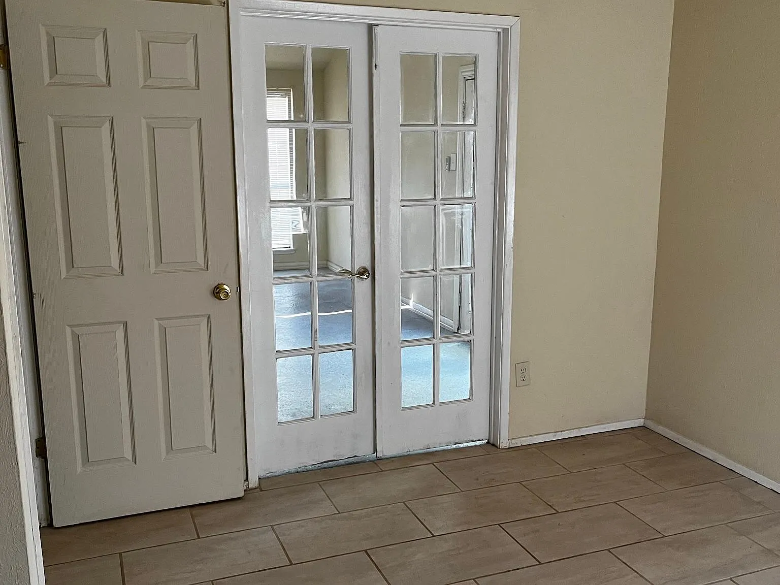 3 bed, 998 sqft, $1,495 — Photo 4