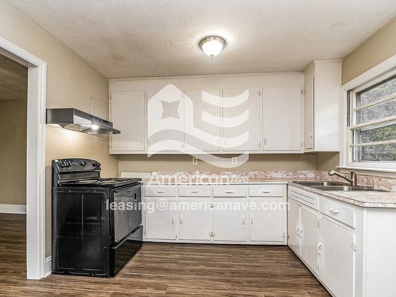 35005_002_dining_room_3.jpg