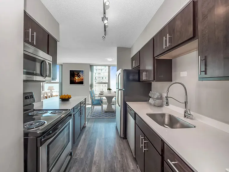 5600-01 N Sheridan Rd #18E — Photo 16
