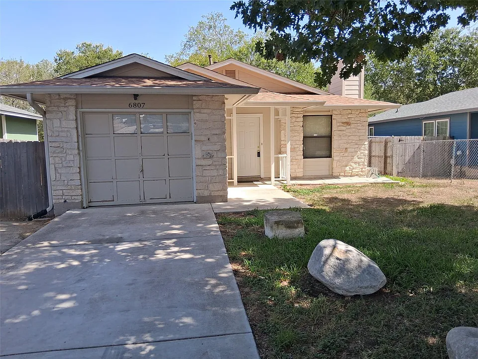 6807 Colony Loop Dr