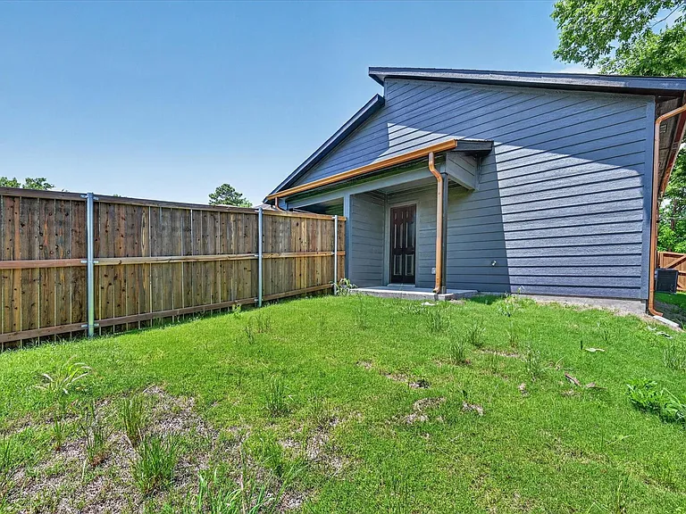 2107 Church St #A — Photo 20