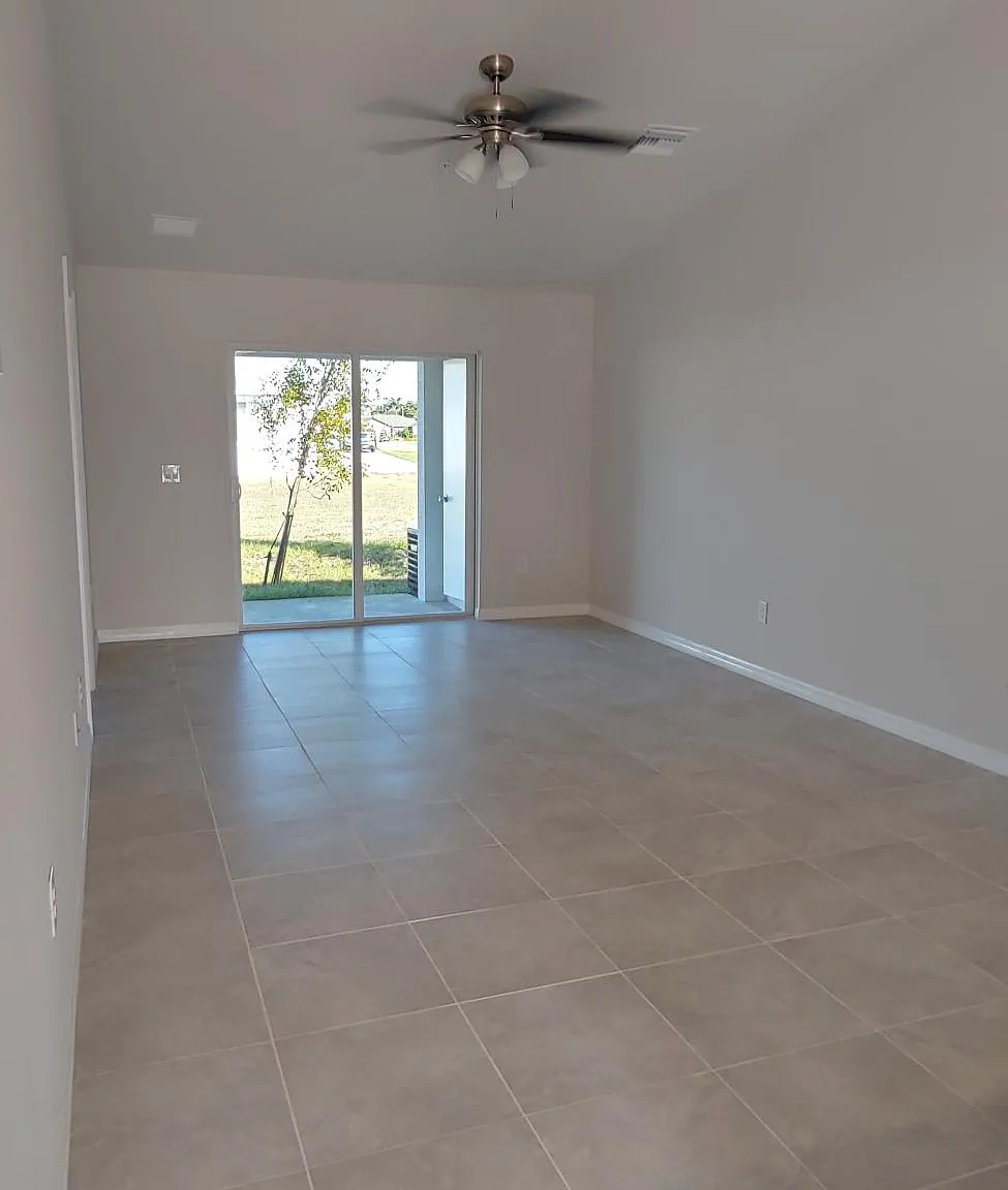 2 bed, 1080 sqft, $1,295 — Photo 2