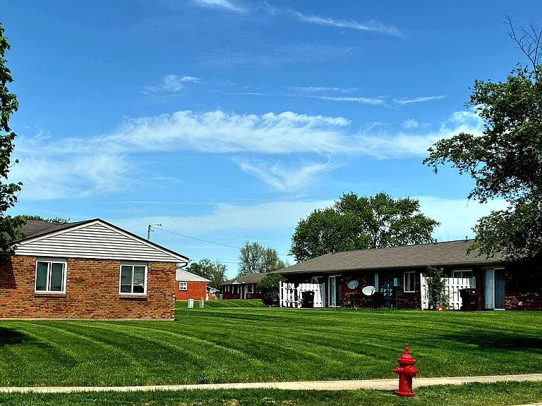 Waynedale Circle Apartments — Photo 27