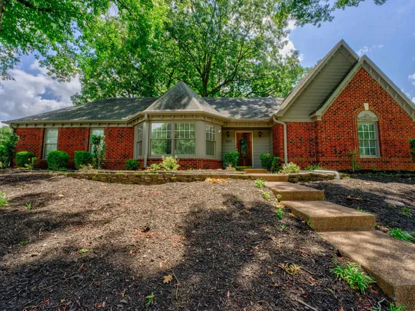 1400 Fox Trace Dr, Cordova, TN 38016