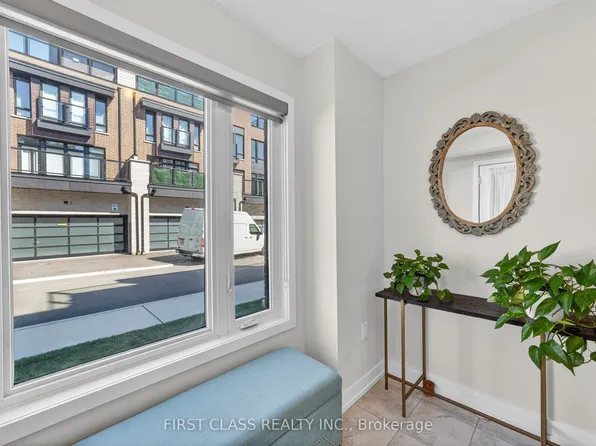 34 Credit Ln, Richmond Hill, ON L4E 1G9