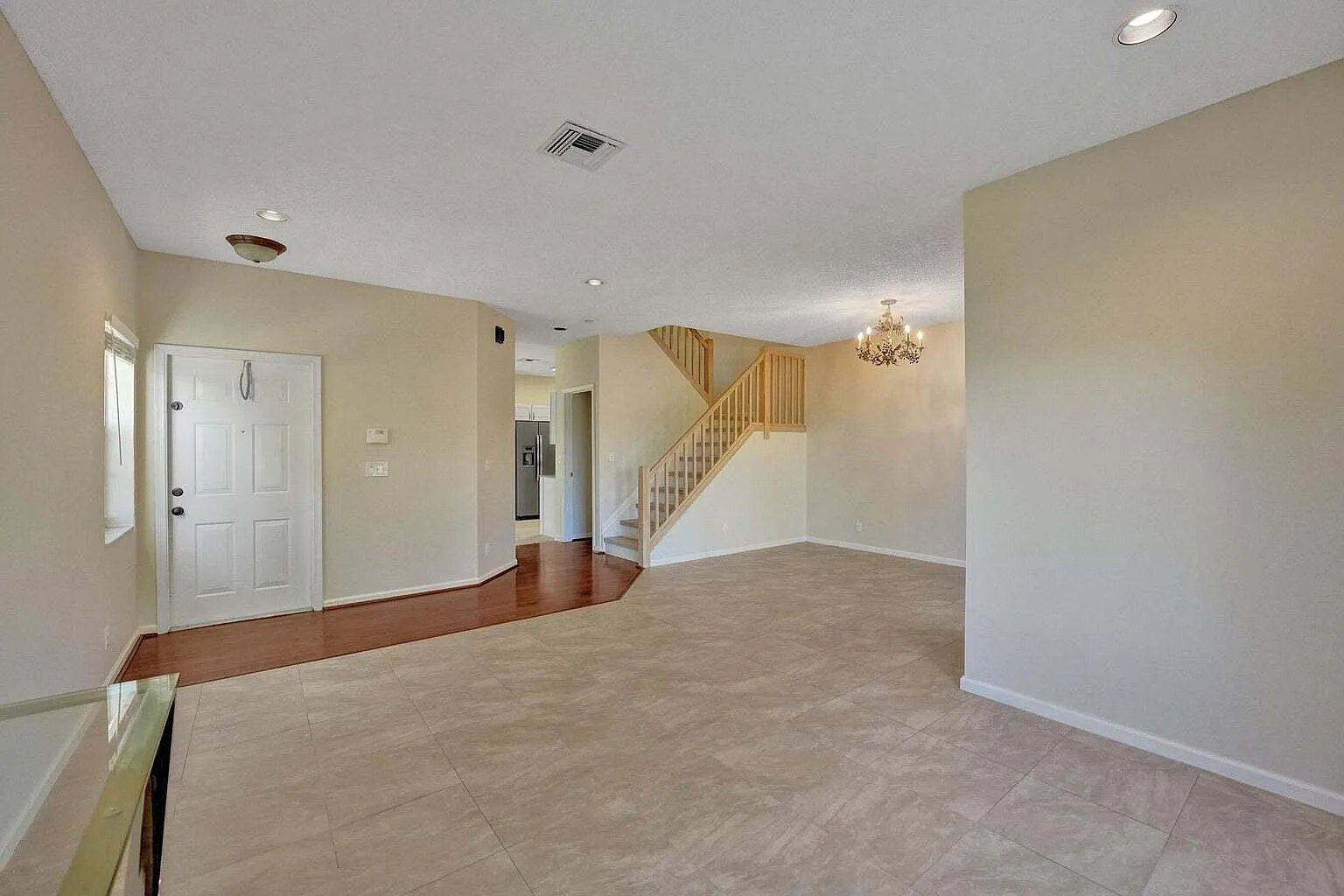 4 bed, 2.5 bath, 1821 sqft, $3,950 — Photo 3