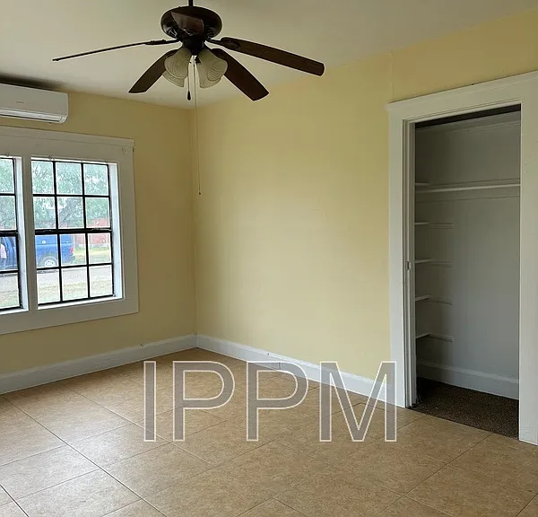 284 Corona Crescent St — Photo 12