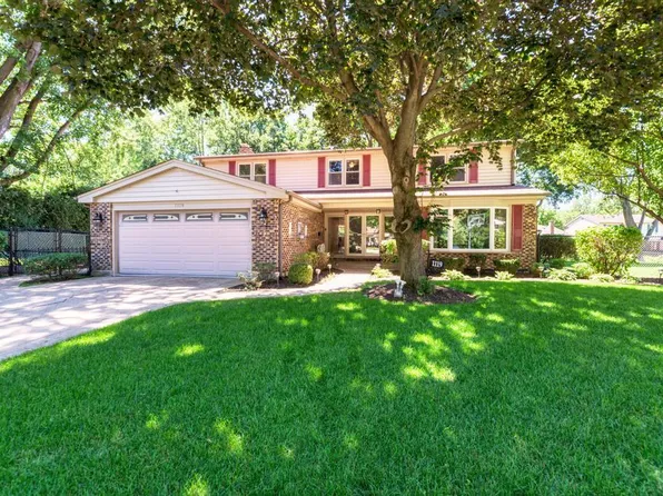 1119 W White Oak St, Arlington Heights, IL 60005