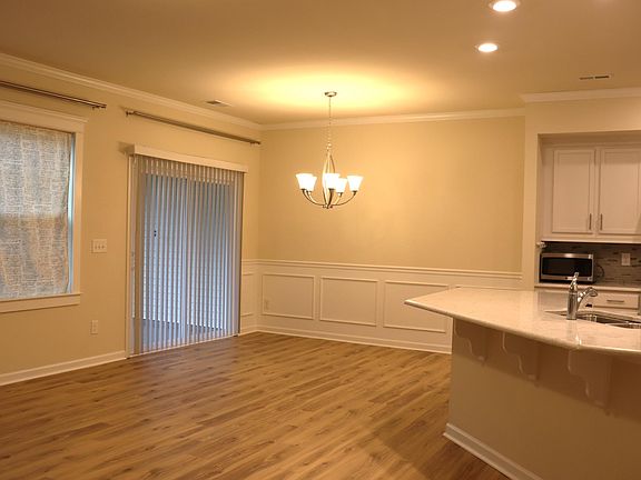 4th image of 332 River Pine Dr