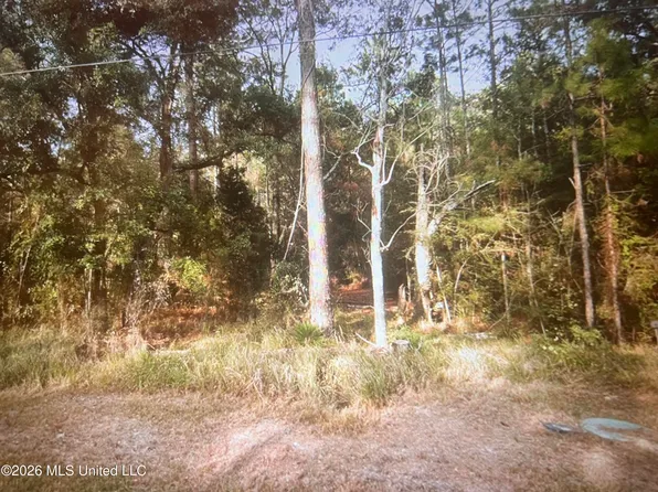 3074 5th St, Bay Saint Louis, MS 39520