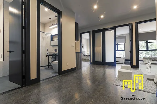 Rented by The Syper Group | media 17