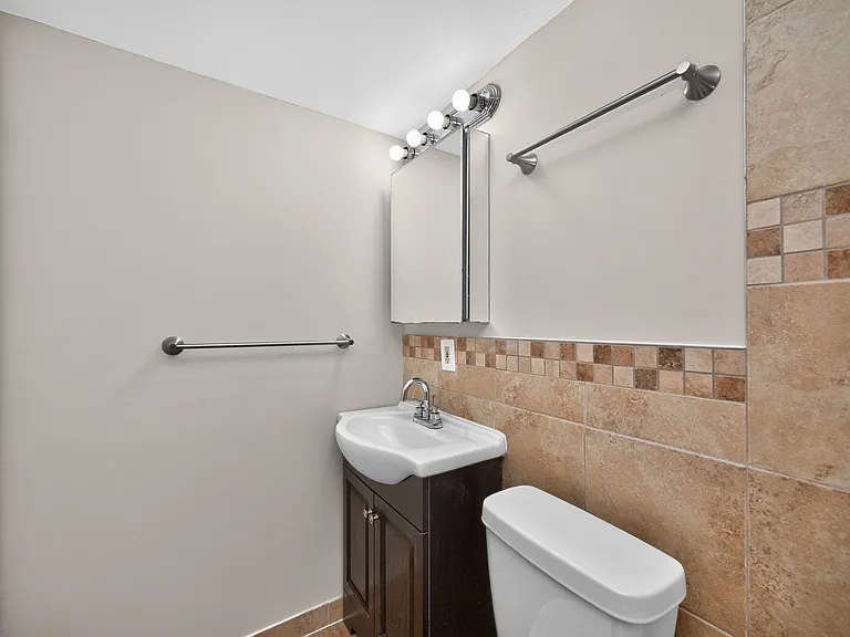 2x1A Classic Bathroom 2x1A Classic Bathroom