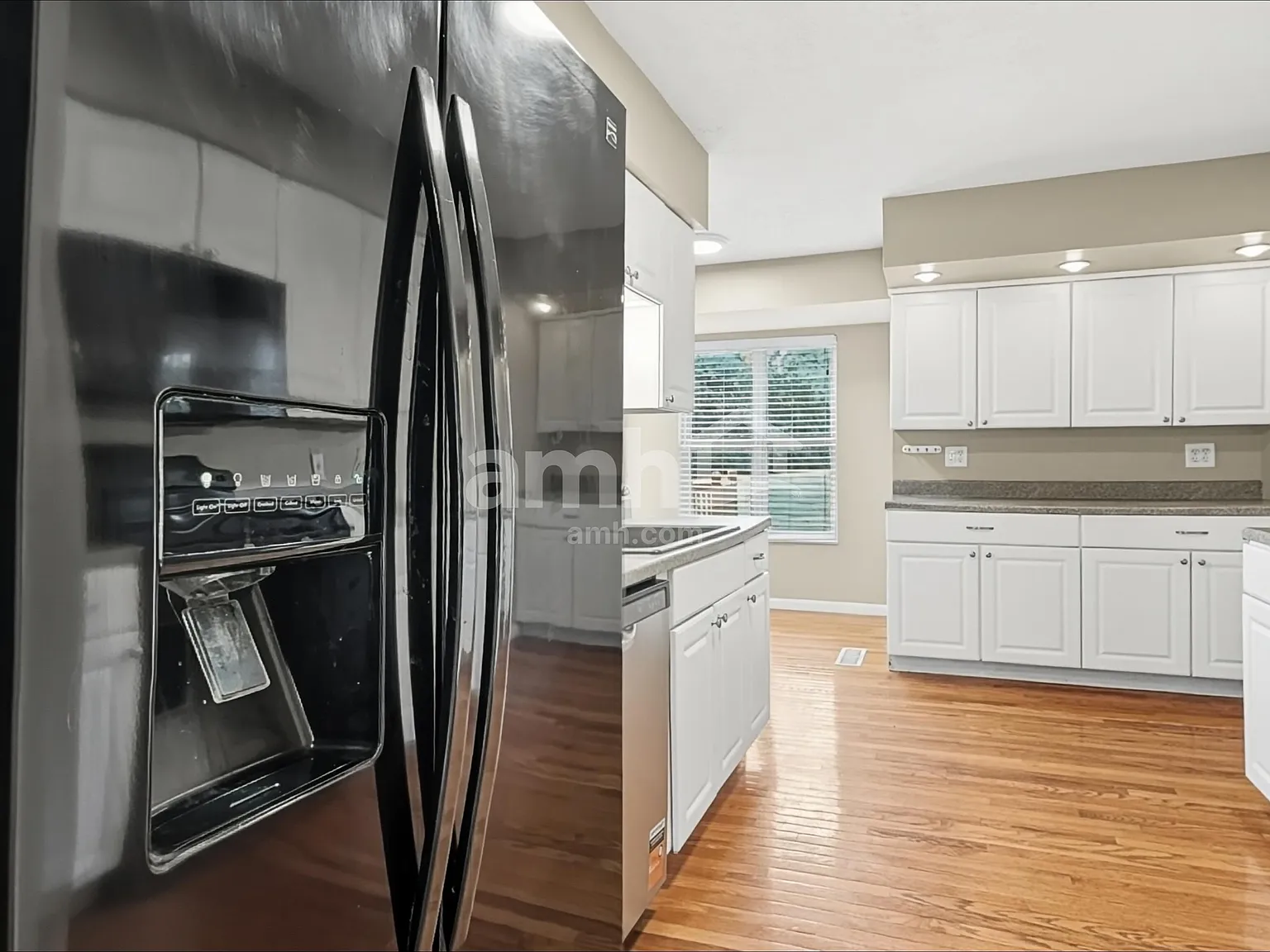 3 bed, 2.5 bath, 1822 sqft, $2,495 — Photo 3
