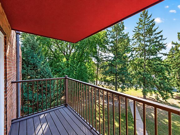 5th image of 1640 9th St #304