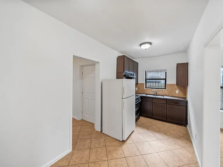 406 Quitman St #2 — Photo 12