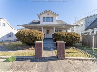 102 Beech St, Clendenin, WV 25045