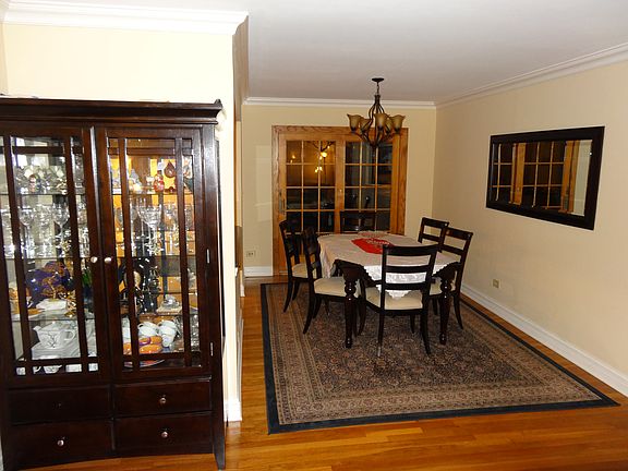 4th image of 327 S Cedar Ave
